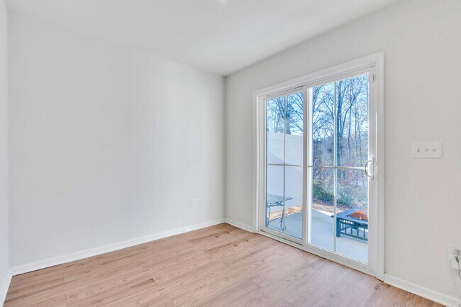 Building Photo - Modern 3BR, 2.5BA Townhouse in Walnut Hill Townes in Greer! ($1800/mo base rent***)