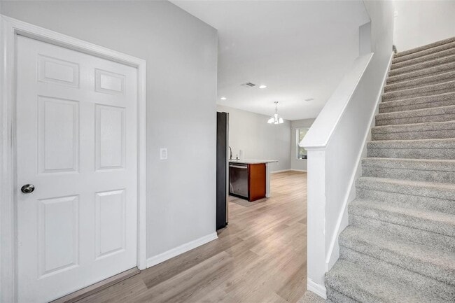 Building Photo - 6705 Holly Heath Dr