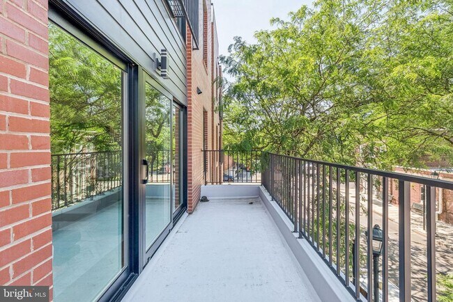 Building Photo - 203 Haverford Ave
