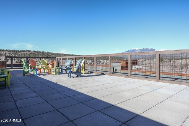 Building Photo - 207 S Beaver St