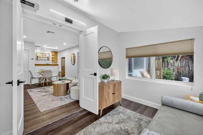 Building Photo - 1317 NE 1st Ave.