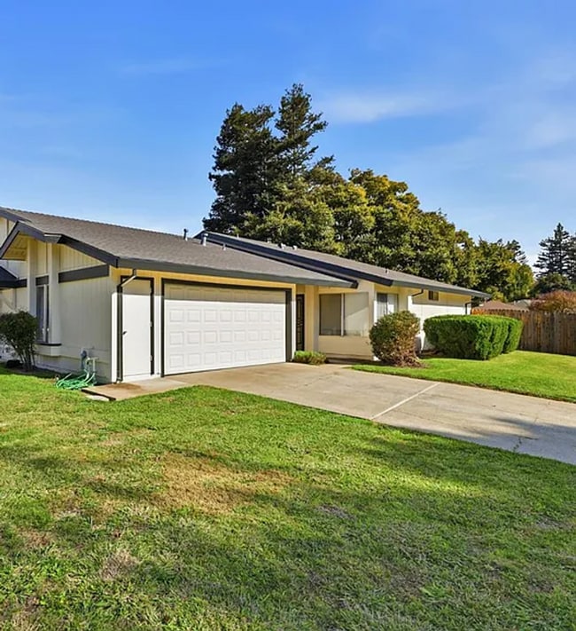 Building Photo - 8468001/37T