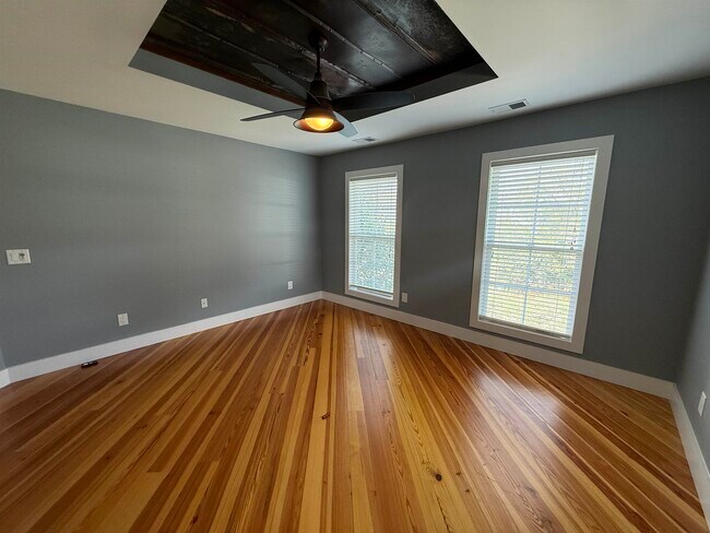 Building Photo - 1708 25th Ave N