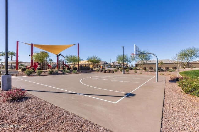 Building Photo - 15292 W Linden St