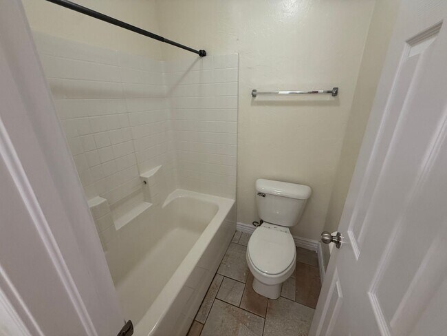 Building Photo - 3 bed, 2 living area, 2.5 baths with storm shelter gazebo!  This home has everything you need, ca...