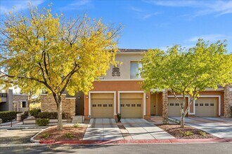 Building Photo - Modern Summerlin 2 Bedroom Condo with Garage - Fully Furnished