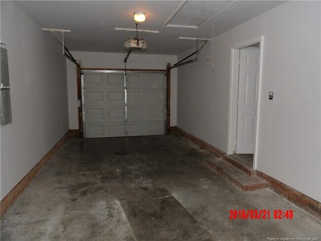 Building Photo - 7894 Ladonia Dr