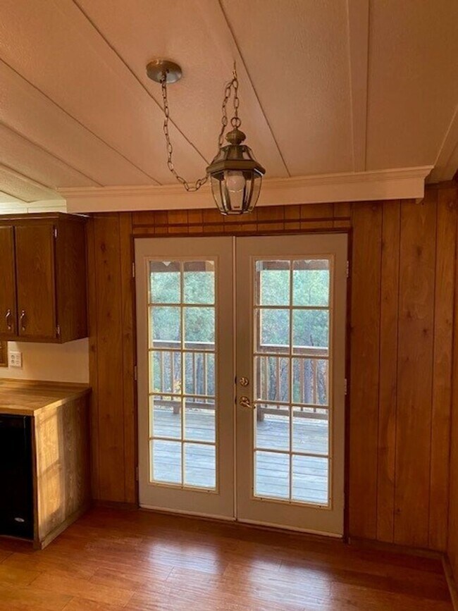 Building Photo - 3 Bedroom 2 Bathroom Manufactured home on ...