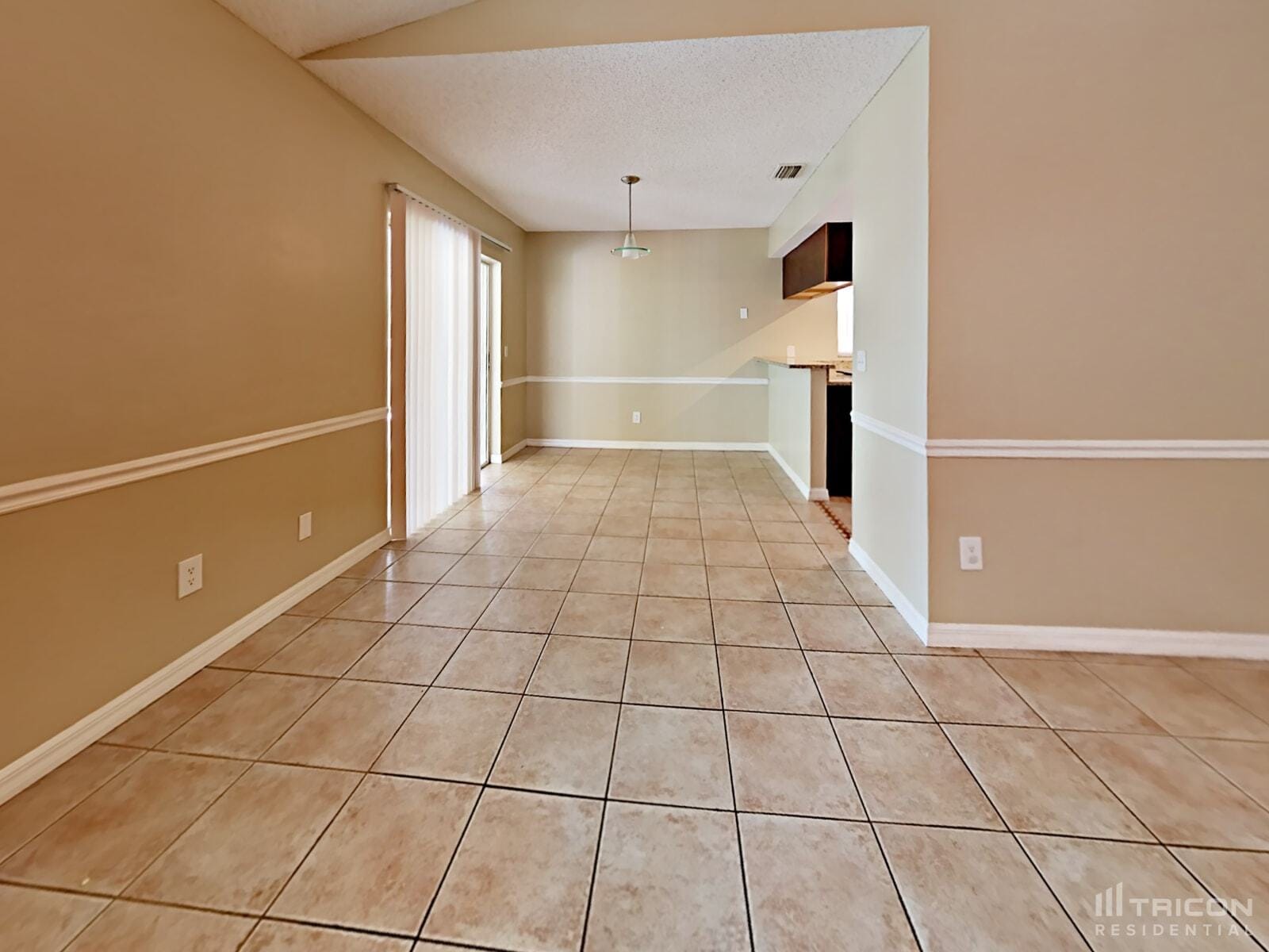 Building Photo - 1028 Hardwood Dr