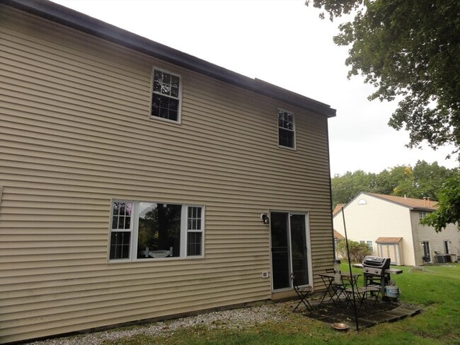 Building Photo - 73 Kennedy Dr