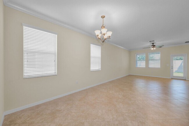 Building Photo - Beautiful Trinity Lakes 5 bedroom 3.5 Baths