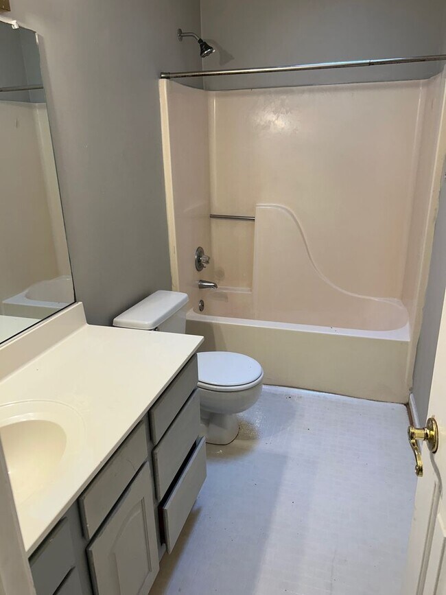 Building Photo - 716 Bluffridge Trail