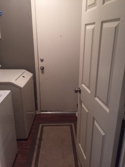 Building Photo - Spacious 3/2/2 in Allen! Laminate Wood Flo...