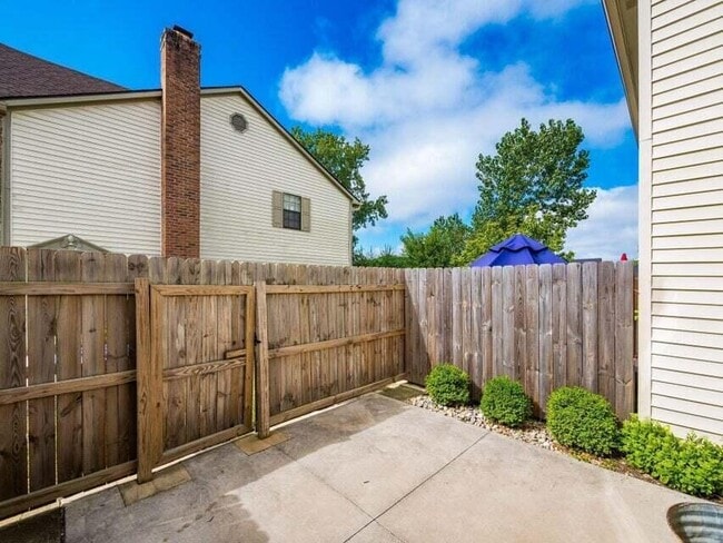 Building Photo - 5297 Brandy Oaks Ln