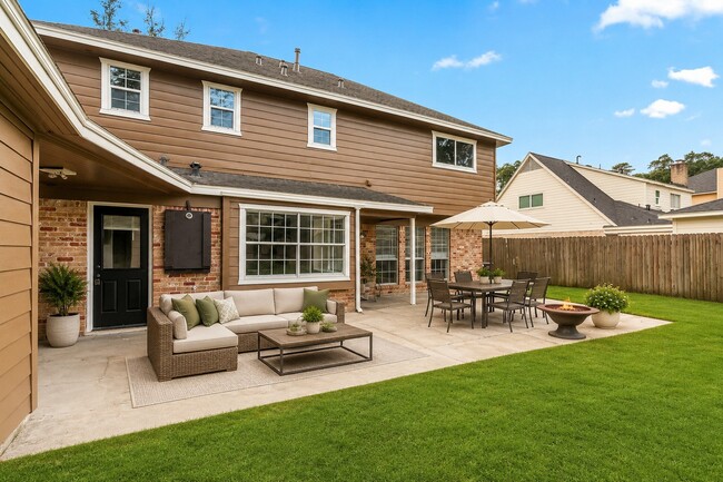 Building Photo - 560 Landfall Ln