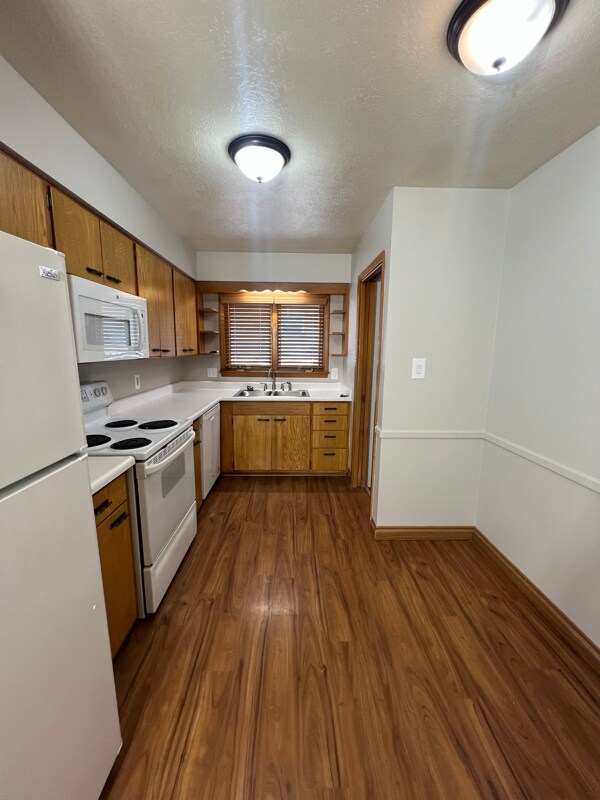 Building Photo - 6210 Franklin Ave