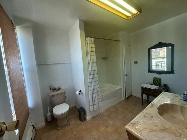 Building Photo - 77 Dikeman St