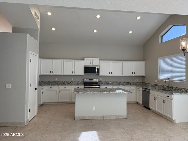 Building Photo - 14506 N 129th Ave