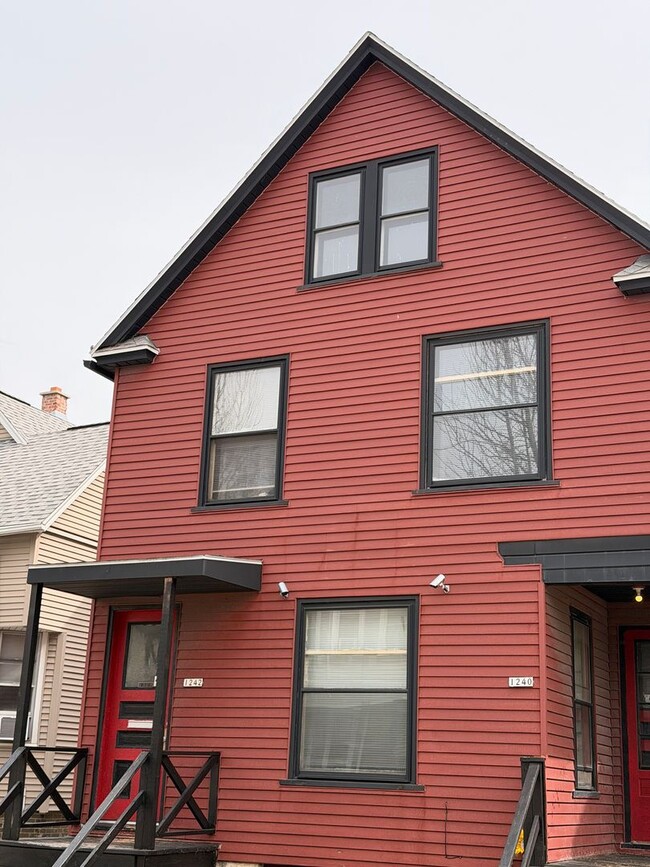 Building Photo - Washington Heights