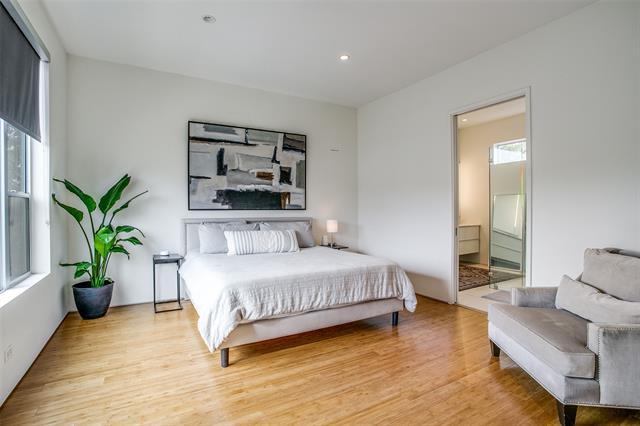 Building Photo - 4401 Roseland Ave