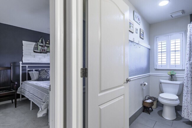 Building Photo - IMMACULATE TURNKEY FURNISHED- NEAR TWIN IS...