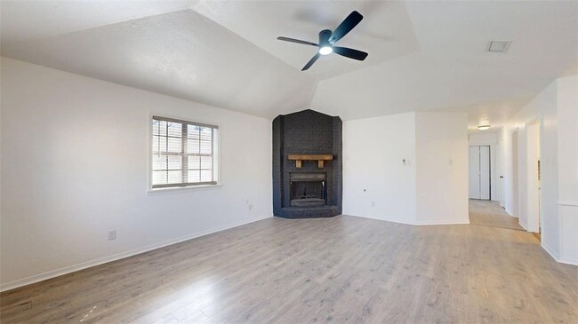 Building Photo - 4000 Tiffany Trail