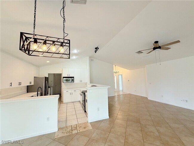 Building Photo - 7532 Cameron Cir