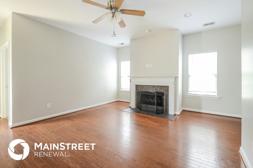 Building Photo - 1068 Fairbank Ln