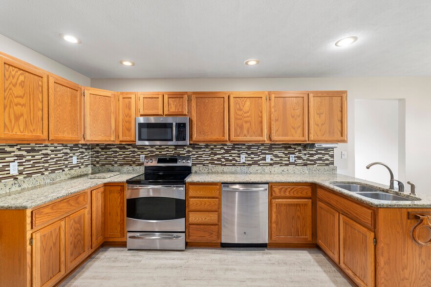 Building Photo - 3442 Berkdale Dr