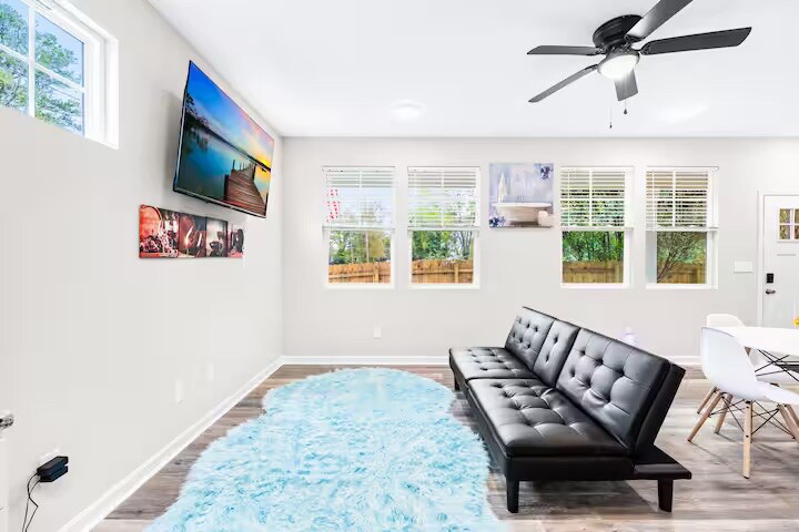 Building Photo - Room in Townhome on Mobley St