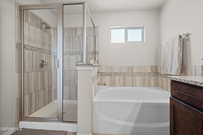 Building Photo - 956 Clapham St