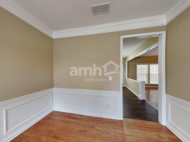 Building Photo - 5715 Oxborough Way