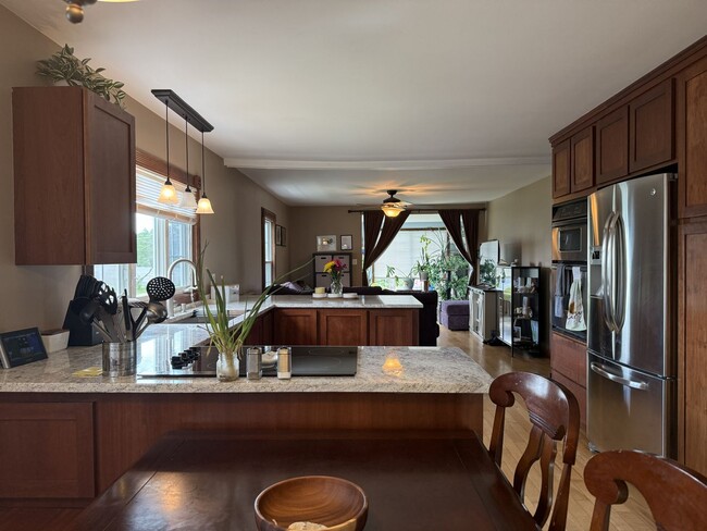 Building Photo - Adorable 2-Bedroom Cottage in Marion!