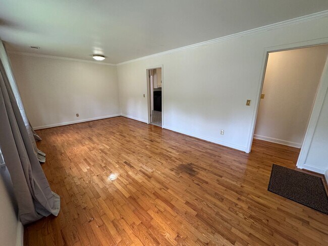 Building Photo - Cozy 3/1 House in East Rome- $1,495