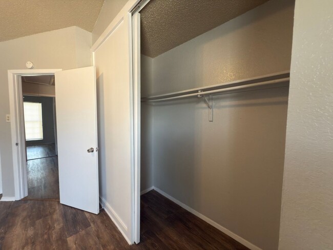 Building Photo - 2 story with fenced yard