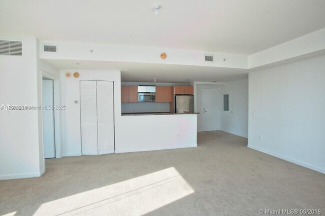Building Photo - 300 S Biscayne Blvd