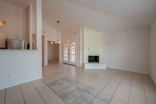 Building Photo - 11009 Crenchrus Ct
