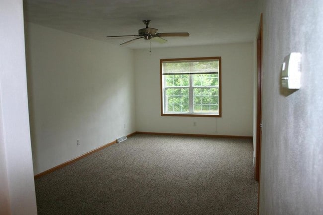 Building Photo - 6689 Windsor Ridge Ln