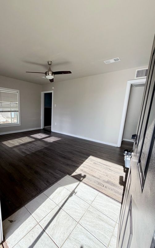 Building Photo - 2736 N Muskingum Ave