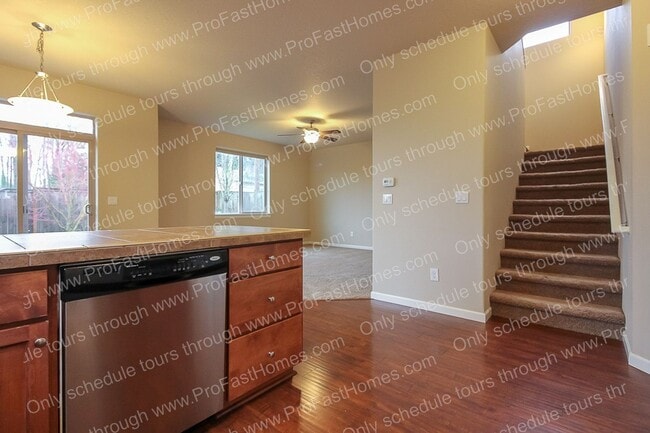 Building Photo - 13386 SE Highpointe St
