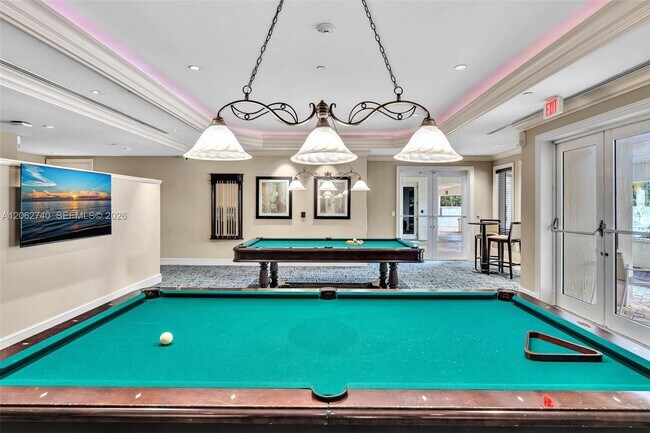 Building Photo - 20000 E Country Club Dr