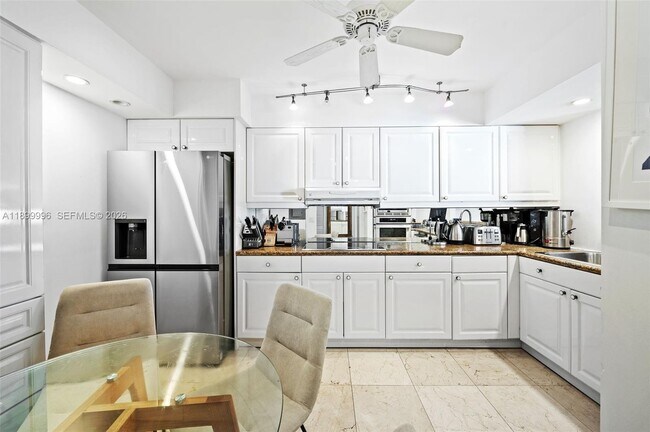 Building Photo - 8925 Collins Ave