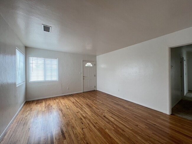 Building Photo - Must See 4 bedroom 2 and a half bathroom home in El Cajon