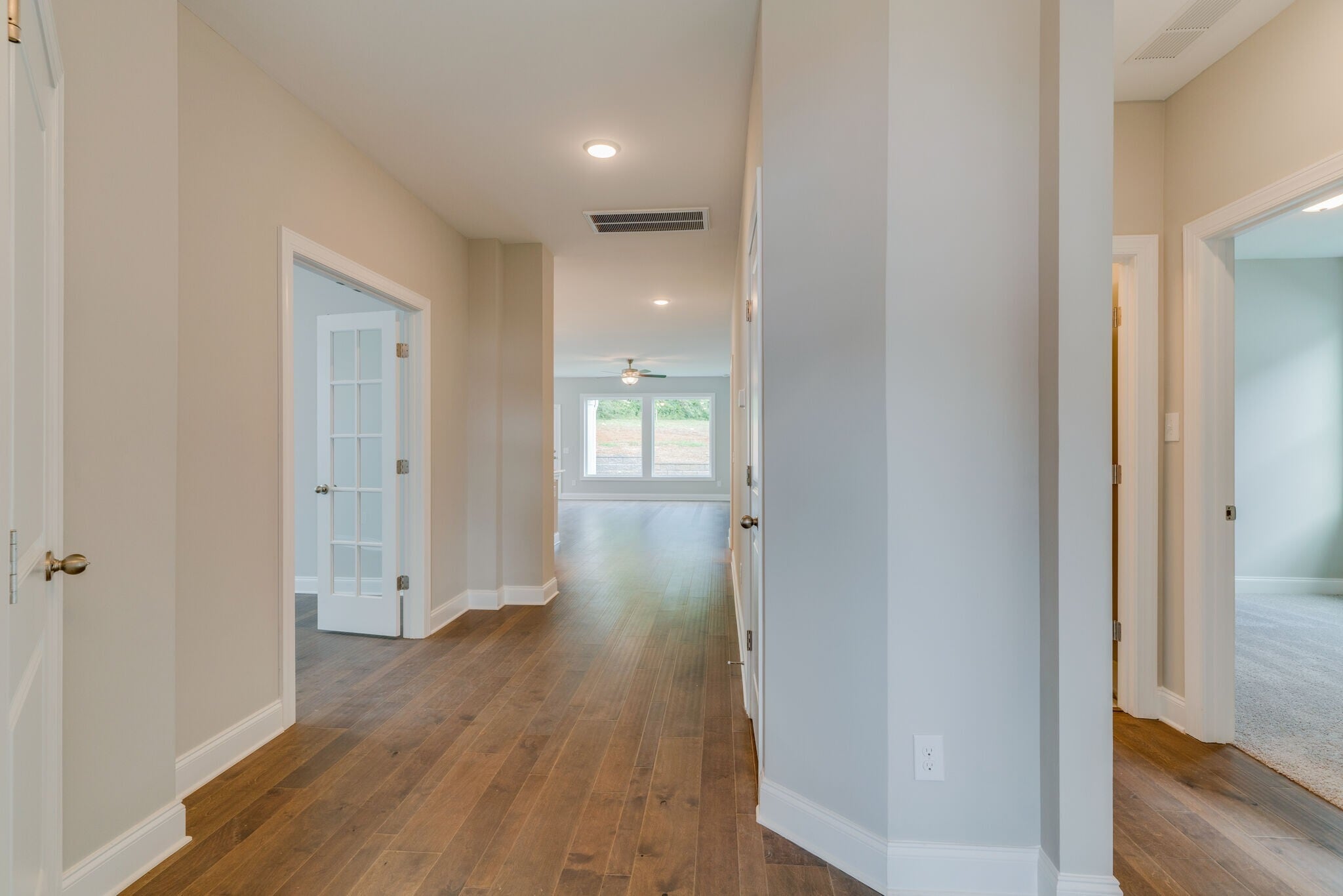 Building Photo - 208 Woodhall Ct