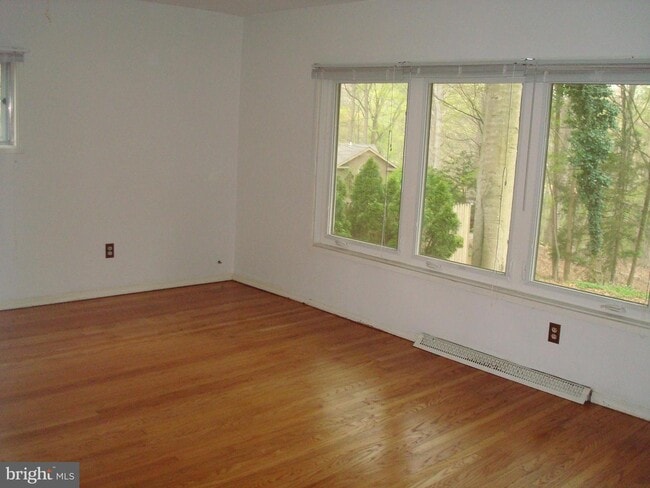 Building Photo - 5 Edgewold Ln