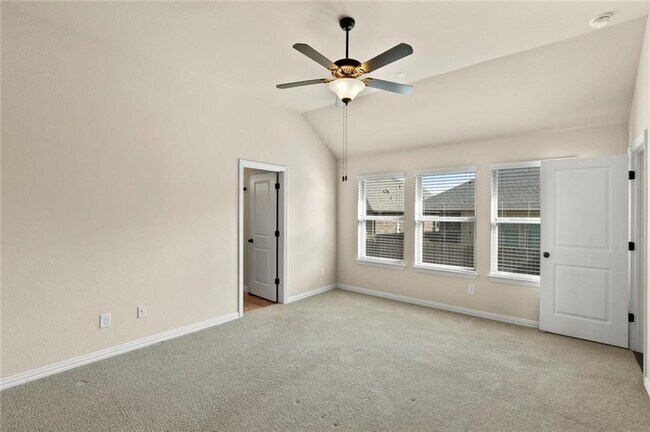 Building Photo - 2913 Consuelo Wy