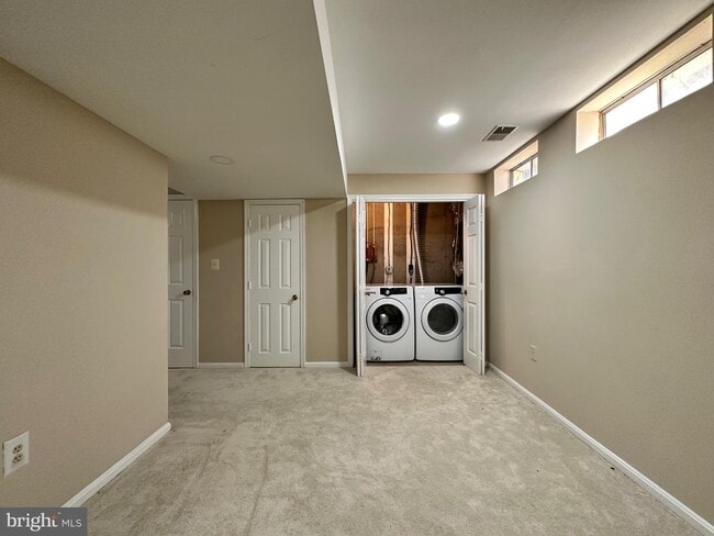 Building Photo - 6123 Martins Landing Ct