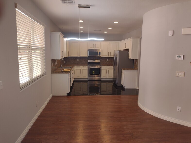 Building Photo - 7166 Clear Range Ave