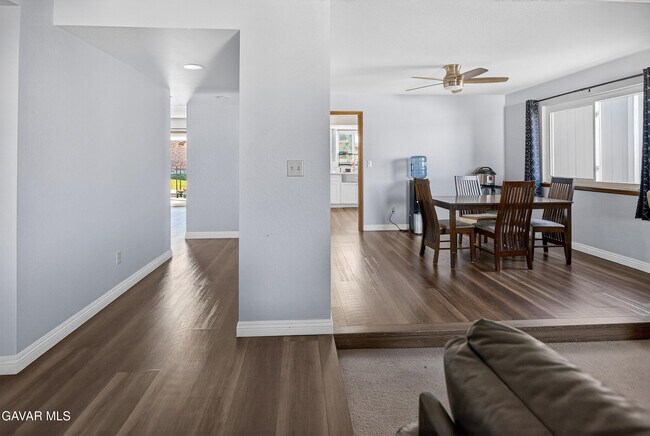 Building Photo - 41537 Poplar Cir