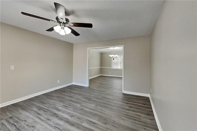 Building Photo - 308 Golden Ct